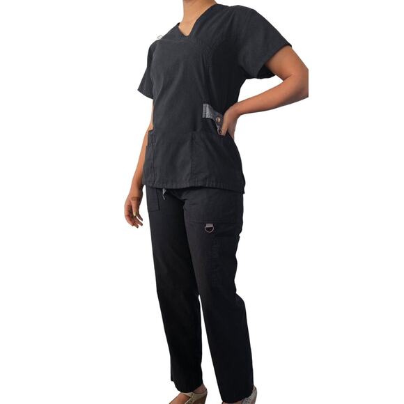 Medgear Scrub Set -Top & Jogger Pants Womens Black Model Is Size 4 - Picture 1 of 7